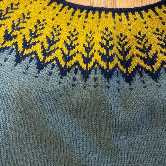 Hand-knit Fair Isle Wool Sweater - Picture 7 of 8